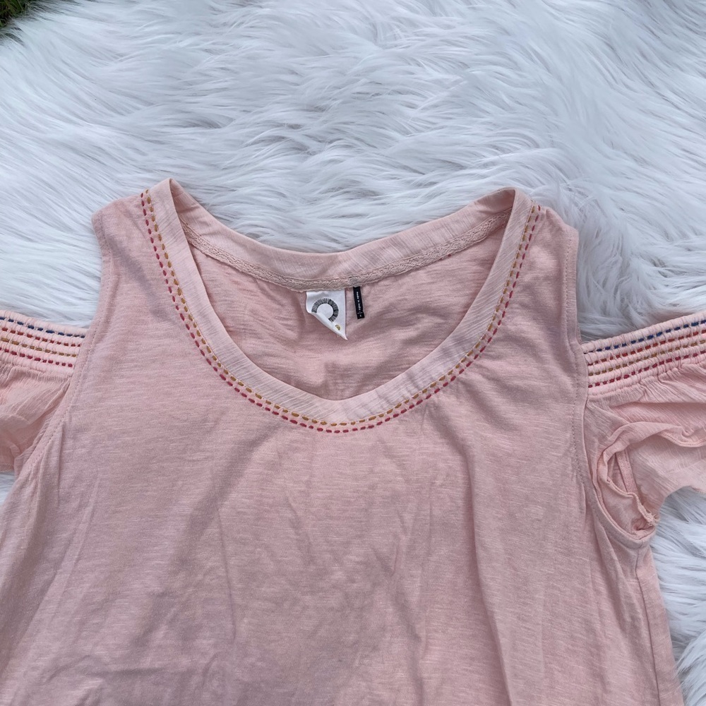 EUC Akemi+Kin Anthropologie cold shoulder tee​​​​​​​​​​​​​​​ - Picture 2 of 5